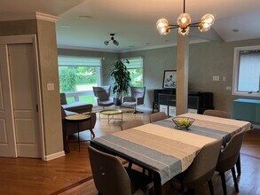 2737 Orchard Ln in Wilmette, IL - Building Photo - Building Photo