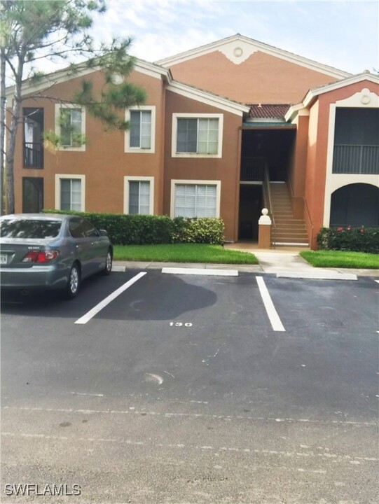 1170 Reserve Way in Naples, FL - Foto de edificio