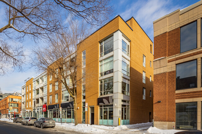 7055-7085 Saint-Laurent in Montréal, QC - Building Photo - Building Photo