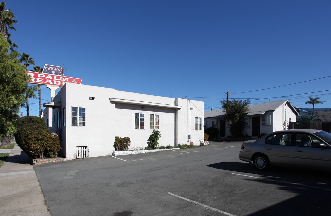 103-109 Roosevelt Ave in National City, CA - Building Photo