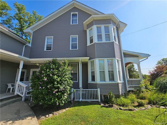 97 Deblock Rd-Unit -3 in New Hampton, NY - Building Photo - Building Photo