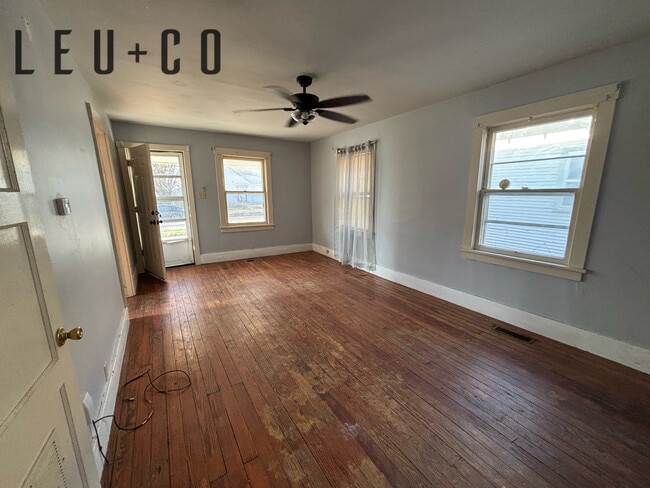 304 E 8th Ave in Hutchinson, KS - Building Photo - Building Photo