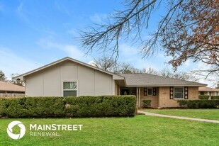 328 Bennett Cir in Desoto, TX - Building Photo