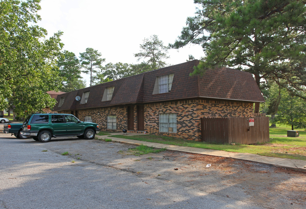 800 Dakota Rd in Thorsby, AL - Foto de edificio