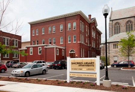 Sacred Heart Apartments in Lawrence, MA - Foto de edificio