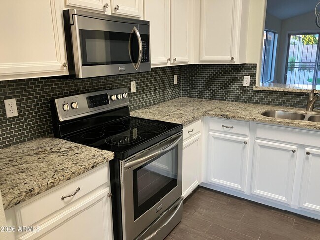 2240 E Aire Libre Ave in Phoenix, AZ - Building Photo - Building Photo