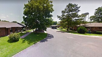 1020 Laura McLean Ln in Cottonport, LA - Building Photo