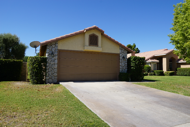 78655 Forbes Cir in La Quinta, CA - Building Photo - Building Photo