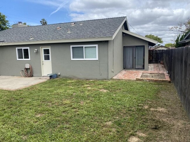 4911 Diane Pl in San Diego, CA - Building Photo - Building Photo