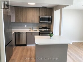 1100 Caven St in Mississauga, ON - Building Photo - Building Photo