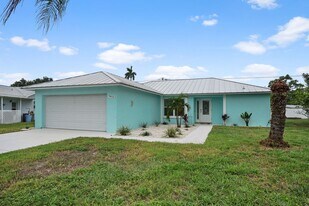 7412 14th Ave W in Bradenton, FL - Building Photo