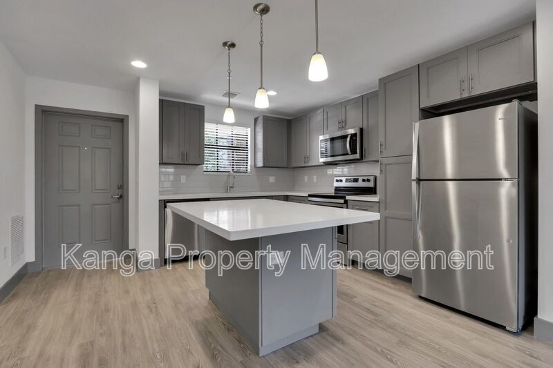 630 NE 14th Ct in Fort Lauderdale, FL - Building Photo