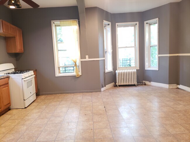 25 Bergen Ave in Jersey City, NJ - Foto de edificio - Building Photo