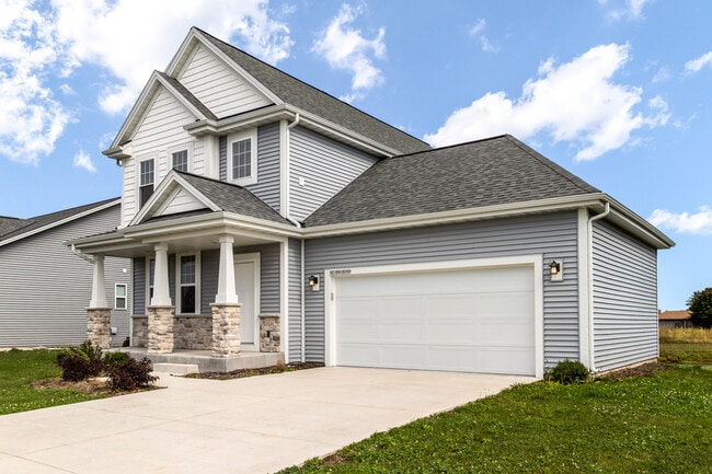 W218N16066 Tiger Lily Dr in Jackson, WI - Building Photo - Building Photo