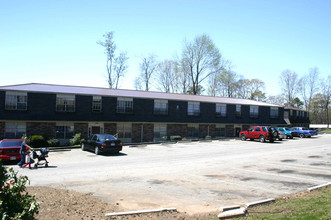 Versailles Apartments in Gainesville, GA - Building Photo - Building Photo