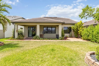 8289 Vaulting Dr in Greenacres, FL - Building Photo - Building Photo