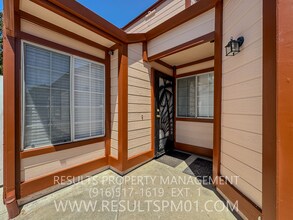2940 Twin Creeks Ln in Rocklin, CA - Building Photo - Building Photo