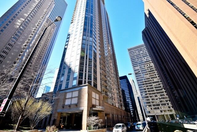 222 N Columbus Dr, Unit 1208 in Chicago, IL - Building Photo