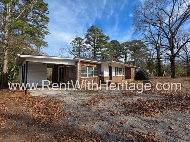 property at 319 Lakeview Dr