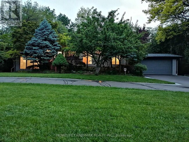 property at 12 Thornheights Rd