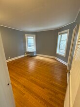 5741 N Washtenaw Ave in Chicago, IL - Building Photo - Building Photo