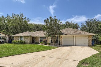 15707 Eagle Cliff St in San Antonio, TX - Building Photo - Building Photo