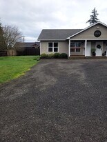 1218 W Spruce St in Port Angeles, WA - Building Photo