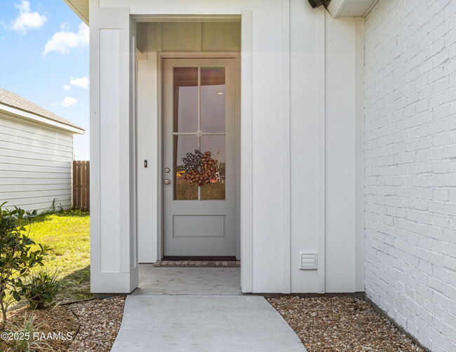 208 Adry Ln in Youngsville, LA - Building Photo - Building Photo