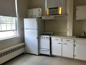 1334 Massachusetts Ave in Arlington, MA - Building Photo - Building Photo