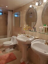 2400 NE 1st Ln in Boynton Beach, FL - Foto de edificio - Building Photo