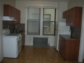 2570 42nd St in Astoria, NY - Building Photo - Building Photo