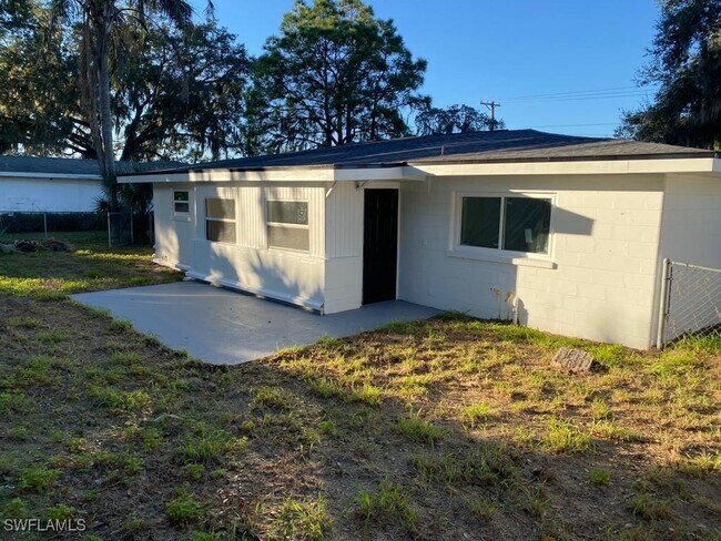1204 Lake Elbert Dr SE in Winter Haven, FL - Building Photo - Building Photo