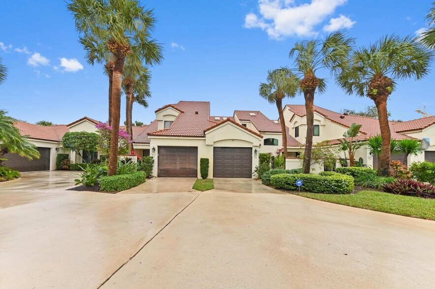 507 Sea Oats Dr in Juno Beach, FL - Building Photo