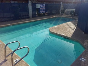 Aviator Suites in Las Vegas, NV - Foto de edificio - Building Photo