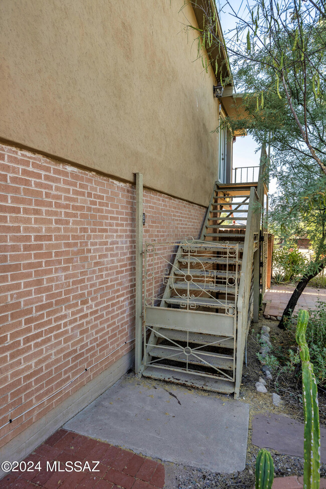 2819 N Woodland Ave in Tucson, AZ - Building Photo - Building Photo