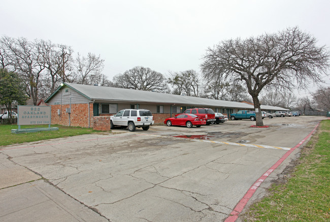 Oakland in Irving, TX - Building Photo - Building Photo