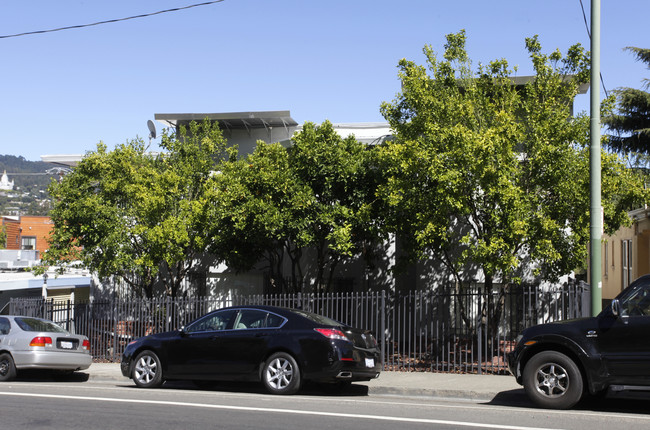 1843 Macarthur Blvd in Oakland, CA - Building Photo - Building Photo