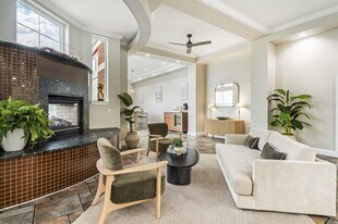 River House Apartments in Norfolk, VA - Building Photo