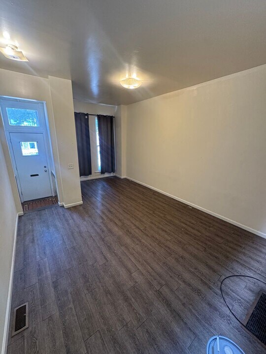 2304 Ruskin Ave in Baltimore, MD - Building Photo