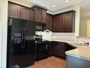 570 Oakside Pl in Acworth, GA - Building Photo - Building Photo