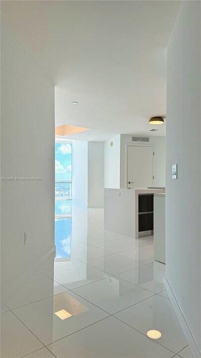 851 NE 1st Ave, Unit 3409 in Miami, FL - Foto de edificio