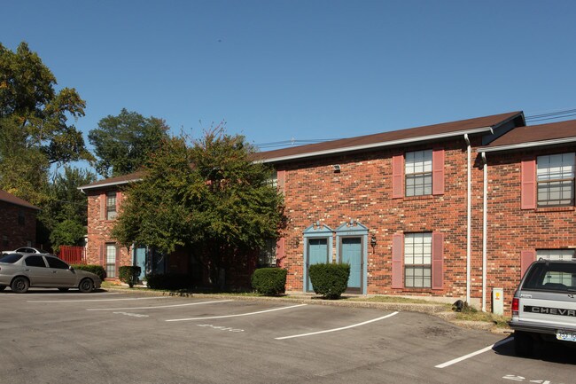 Rosewood Manor in Louisville, KY - Building Photo - Building Photo