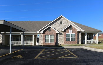 The Villas at Ridge Pointe in Kansas City, KS - Building Photo - Building Photo