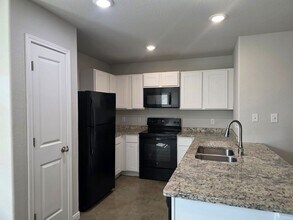 8410 Flicka Hls in Selma, TX - Building Photo - Building Photo