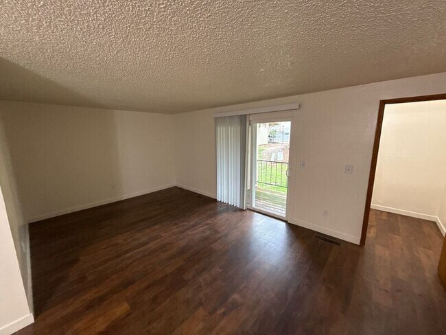 670 Taybin Rd NW in Salem, OR - Foto de edificio - Building Photo