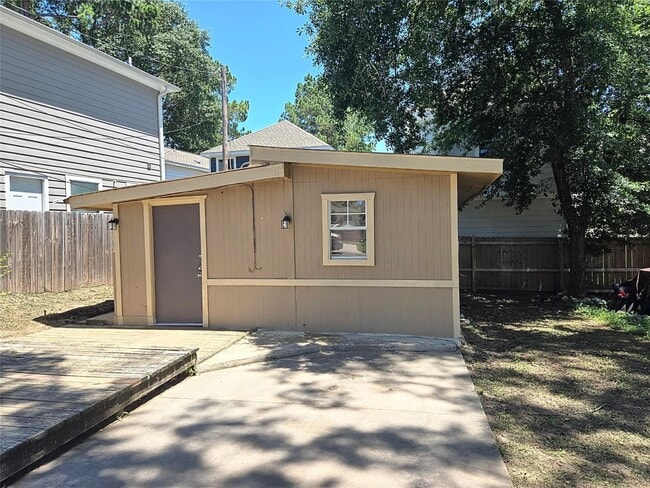 16701 Meadowcroft St in Montgomery, TX - Building Photo - Building Photo