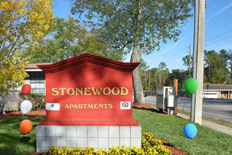 Stonewood Apartments in Jacksonville, FL - Building Photo - Building Photo