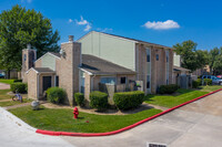 Emerald Cove Apartments in Houston, TX - Foto de edificio - Building Photo