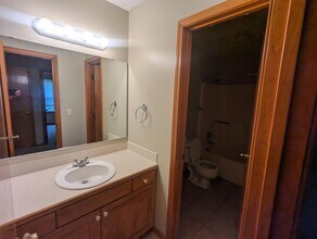 901 Christie Ct-Unit -901 Christie Ct #A in Lawrence, KS - Foto de edificio - Building Photo