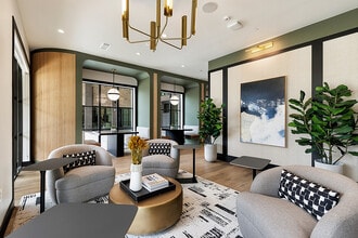 Caroline at Brooks in San Antonio, TX - Foto de edificio - Building Photo